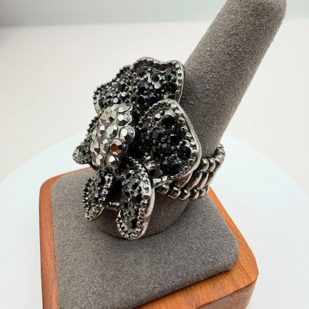 Vintage Y2K Silver‎ Tone Black Rhinestones Floral Statement Ring Women's Jewelry